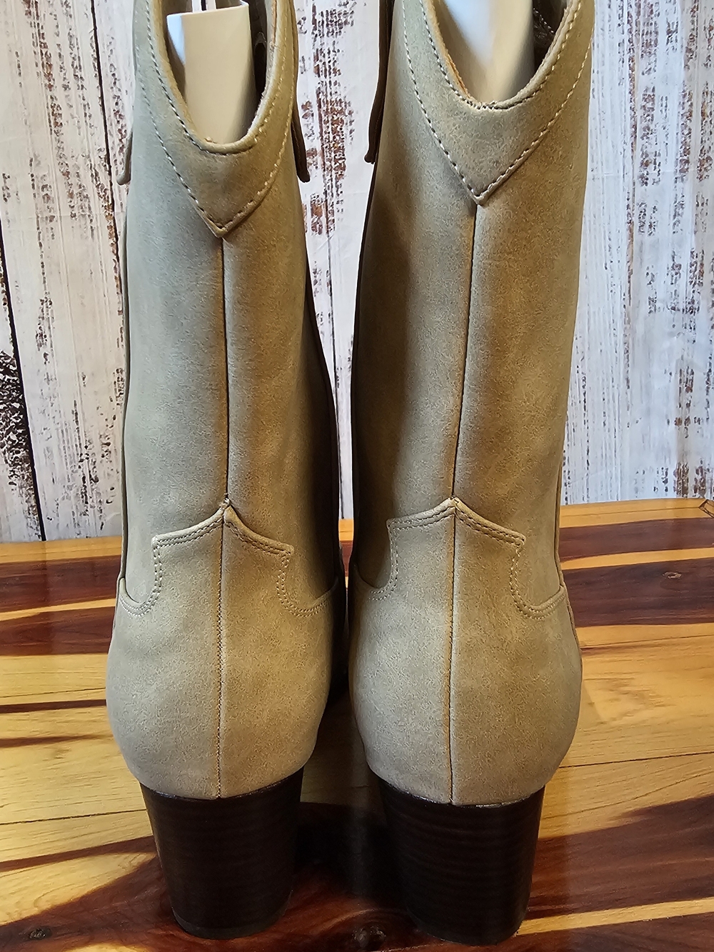Coconuts by Matisse Benji Western Boots Natural Beige Cowboy Booties NIB Size 9 - Picture 2 of 6